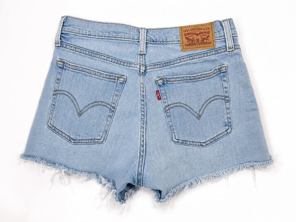 Levi’s High Rise Denim Shorts Size 28 | Light Wash Distressed Frayed Hem Stretch